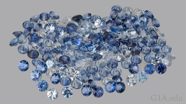 一组刻面蓝锥矿宝石（总重约 5 克拉）。由 Benitoite Mining Co. 友情提供。摄影：Orasa Weldon（奥拉沙·韦尔登）/GIA。
