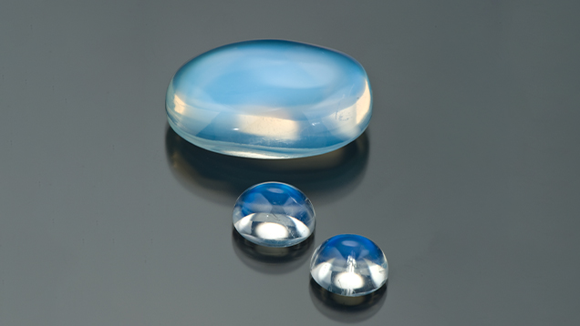 The largest moonstone in this trio is a 71.91-carat gem from India. The remaining two, weighing 8.25 and 6.73 carats, were mined in Sri Lanka.